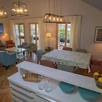 Отель Le Manoir Au