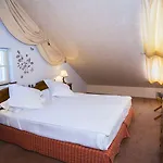 Отель Le Manoir Au Жерарме