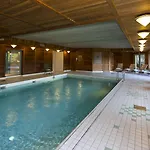 Le Manoir Au Отель Жерарме