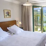 Le Manoir Au Отель