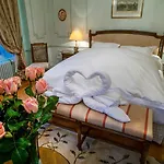 Le Manoir Au Отель