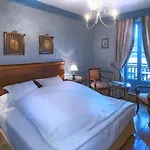 Le Manoir Au