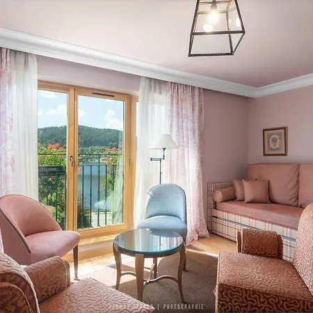 Le Manoir Au