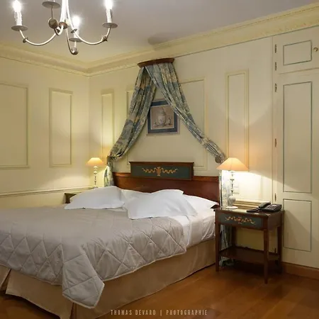 Le Manoir Au