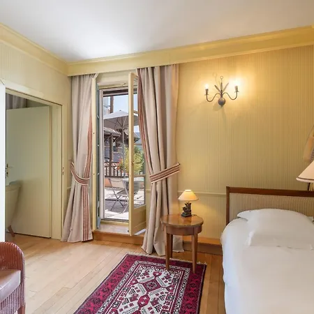 Le Manoir Au Hotel 4*