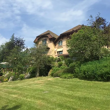 Le Manoir Au Hotel