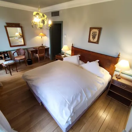 Le Manoir Au Hotel