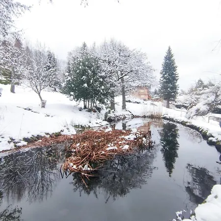 Le Manoir Au Hotel 4*
