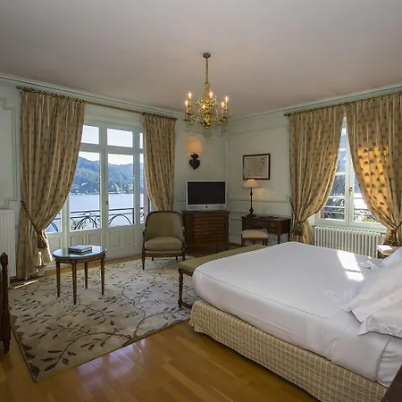 Le Manoir Au فندق 4*