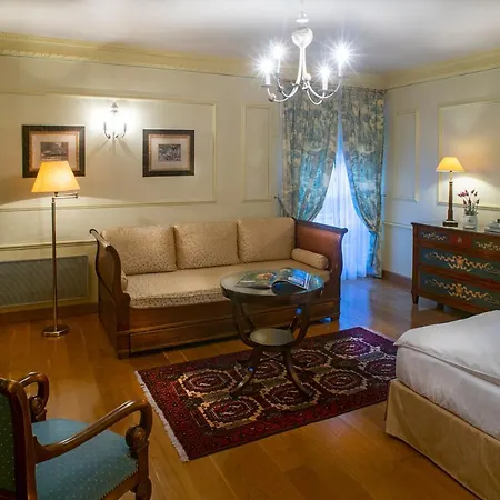 Le Manoir Au Hotel