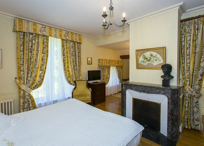 Отель Le Manoir Au