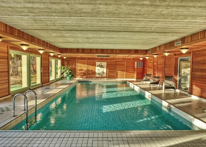 Отель Le Manoir Au